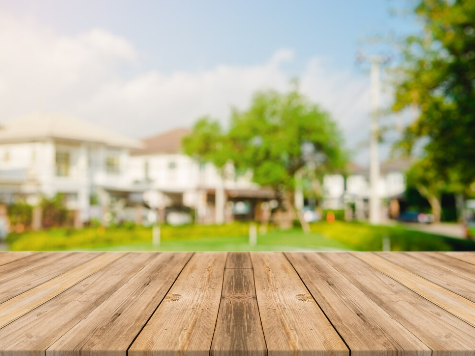 Une photo d'une terrasse bois
